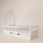 białe łóżko pół domek z szufladą