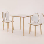 Stolik i krzesełka dla dzieci