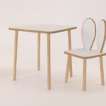 stolik z krzesełkiem dla dziecka