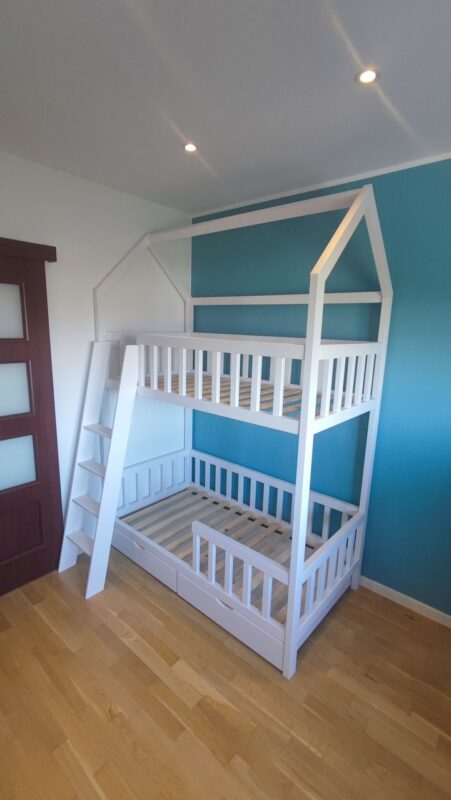 łóżko piętrowe dla dzieci domek ze schodkami