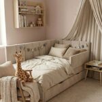 beżowe łóżko tapicerowane 04