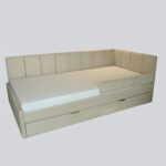 beżowe łóżko tapicerowane 2